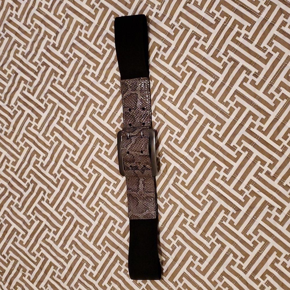 Vegan leather/stretch belt reversible snake print/black